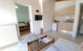 G-George Apartments By The Sea And Airport